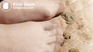 Messy Nylons Scat Feets Zoom