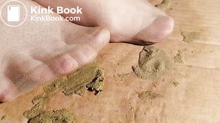 Messy Nylons Scat Feets Zoom