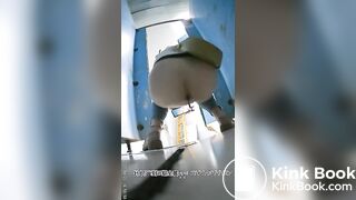 The girl excreted a lot in the toilet 05