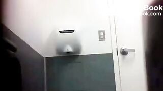 Sexy Milfs looking good