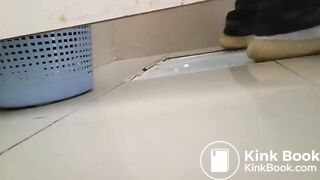 Men's Squat Toilet