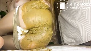 Sweet scat and shit in pussy