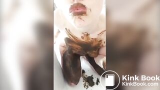beautiful chick pooping panties