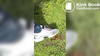 Crappy walk in Women’s Sneakers