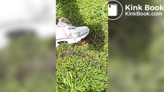 Crappy walk in Women’s Sneakers