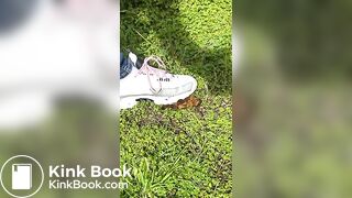 Crappy walk in Women’s Sneakers