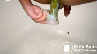 Black dude fucking his shitted asshole - Gay Scat Group