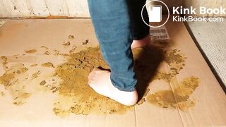 She Crush The Stupid Aaron