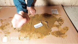 She Crush The Stupid Aaron