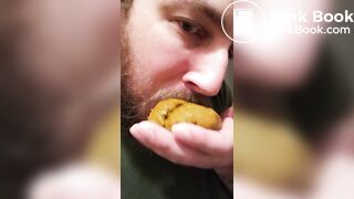 Lick a corn poop