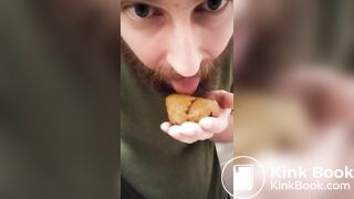 Lick a corn poop
