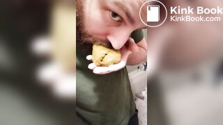 Lick a corn poop