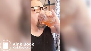 Drinking my piss and tasting my ass yum