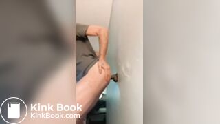 CLEANING OFF A SHITTY DOMINANT BOTTOMS DILDO