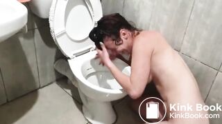 Human toilet pisses on her head by herself