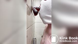 CLEANING OFF A SHITTY DOMINANT BOTTOMS DILDO