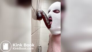 CLEANING OFF A SHITTY DOMINANT BOTTOMS DILDO