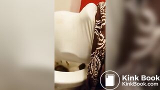 How to feed a scat slut!
