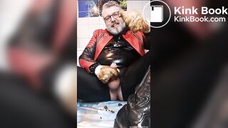 Wank & Cunshot with dirty rubbergloves