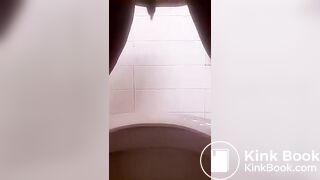 Fully naked and taking a big shit while peeing