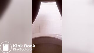 Fully naked and taking a big shit while peeing