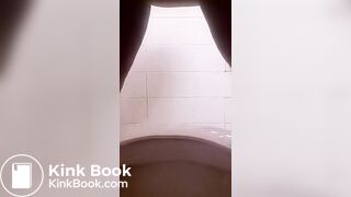 Fully naked and taking a big shit while peeing