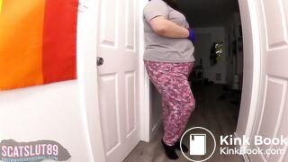 Desperately Need to Shit While Cleaning!
