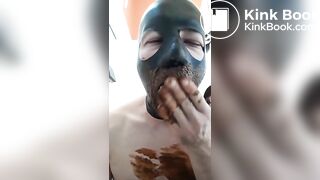 Pig scat play
