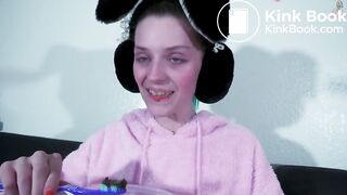 Mar1a Anj3l Shit Toothpaste