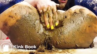 dirty cam girl playing with own shit