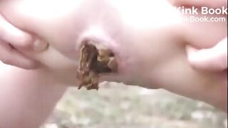Girls pooping outdoor