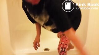 Foxyj Bathtub Shit Log