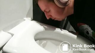 Bimbo Doll Amy being a toilet whore