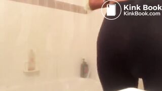 Tiny Teen Poops in Leggings