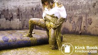 Green Wedding in cowshit