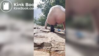 Lilly Vig poop play with friend