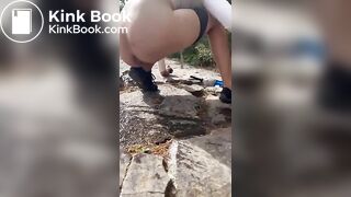 Lilly Vig poop play with friend