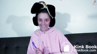 Maria Anjel shit toothpaste