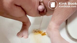 Gay solo scat bathtube