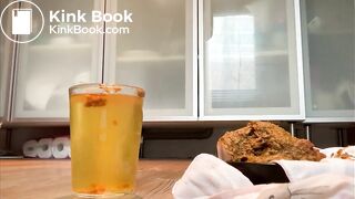 Girl with a sexy ass pooping