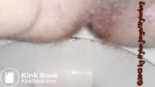 Kackewürste rausdrücken