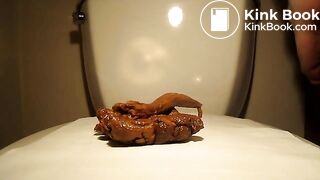 Shitting medium sized logs