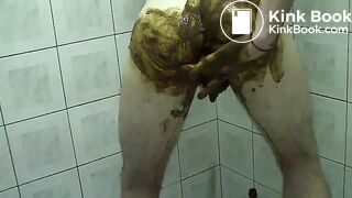 Pisse et fist merdeux à l'hotel