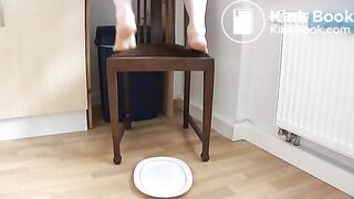 Ich scheisse vom Küchenstuhl