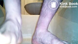 Scat in a tub