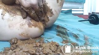 Solo scat fun with poppers