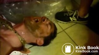 Eats straight from the ass