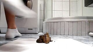 Scheissen in String Tanga