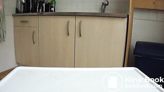 Ich scheiße mal wieder auf den Küchentisch