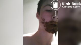 Twink smears own face